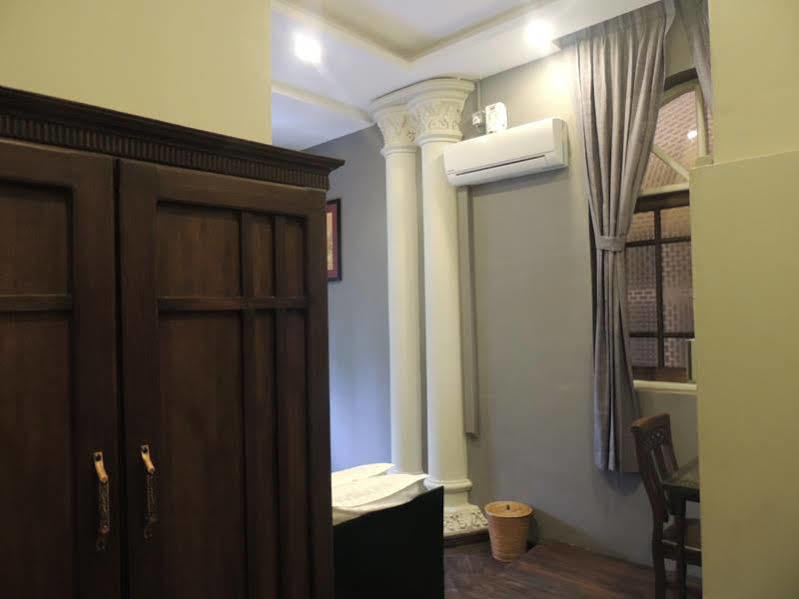 Hotel @ Yangon Heritage Екстериор снимка